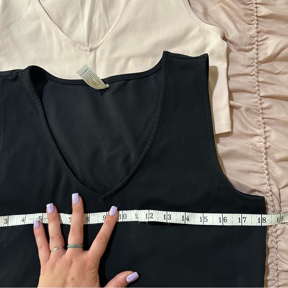 Yogalicious 2 pack cropped tops - Picture 8 of 9